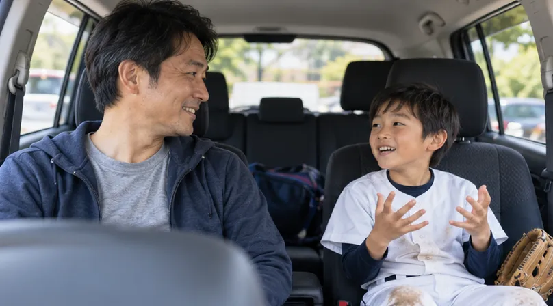 停車中の車内で、練習の話をする野球少年と穏やかに聞く父親（生成AIによるイメージ）